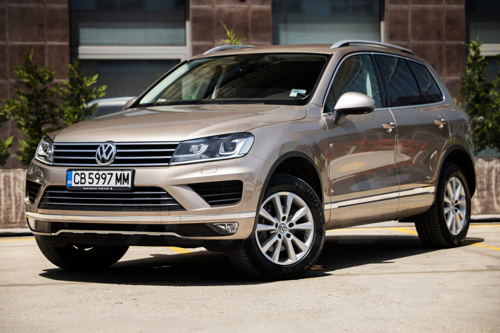 Volkswagen Touareg - 1