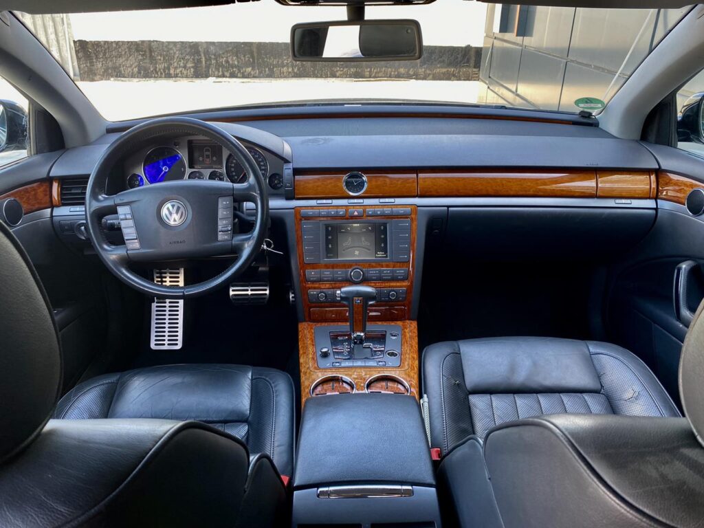 VW Phaeton 3.0 TDi 4motin 4x4 Германия Сервизна История - 16