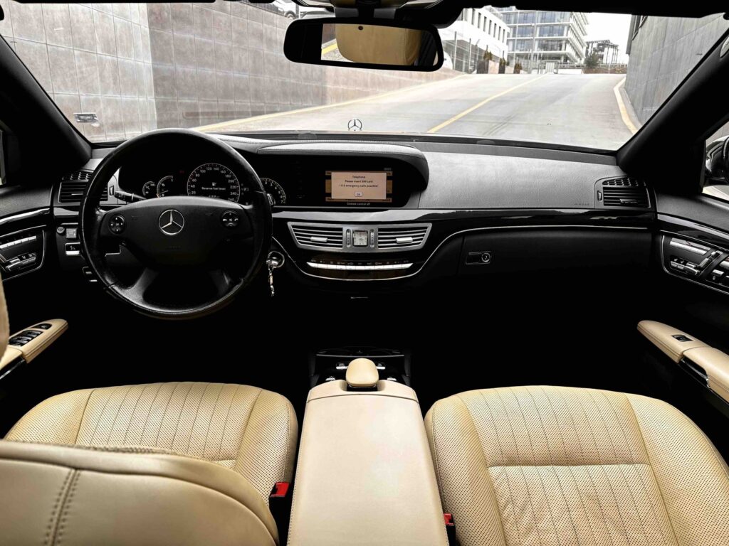 Mercedes-Benz A 200 L Saloon AMG ГАРАНЦИЯ - 34