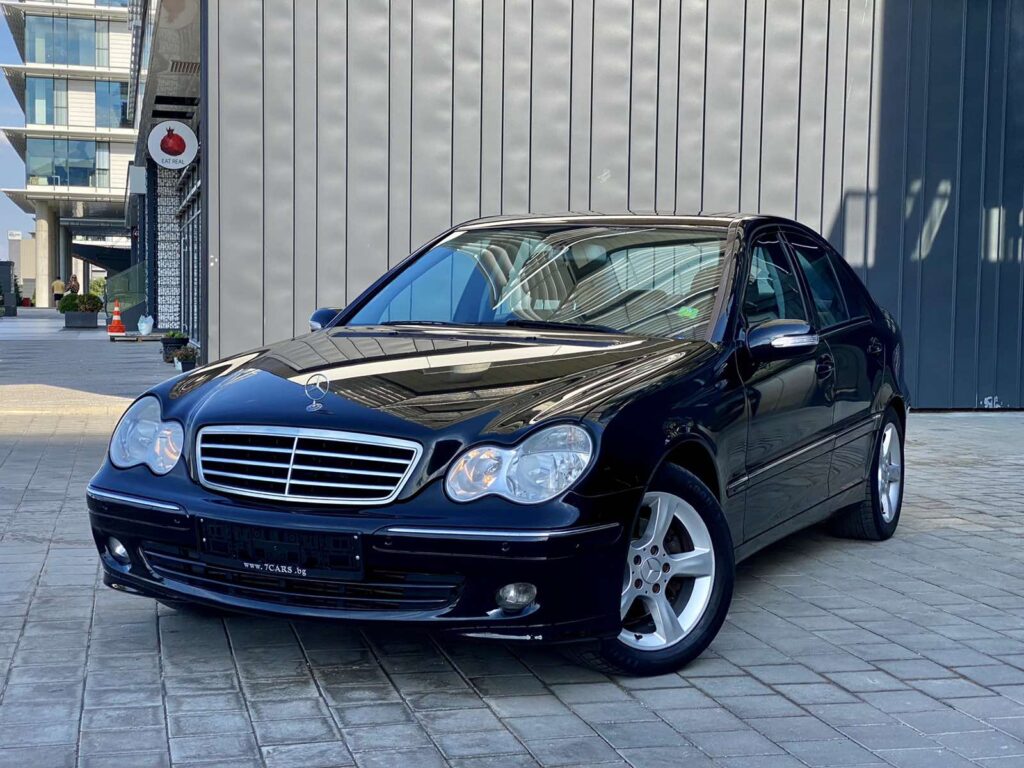 Mercedes-Benz C 220 CDi ФЕЙСЛИФТ Avantgarde Германия Сервизна История - 4