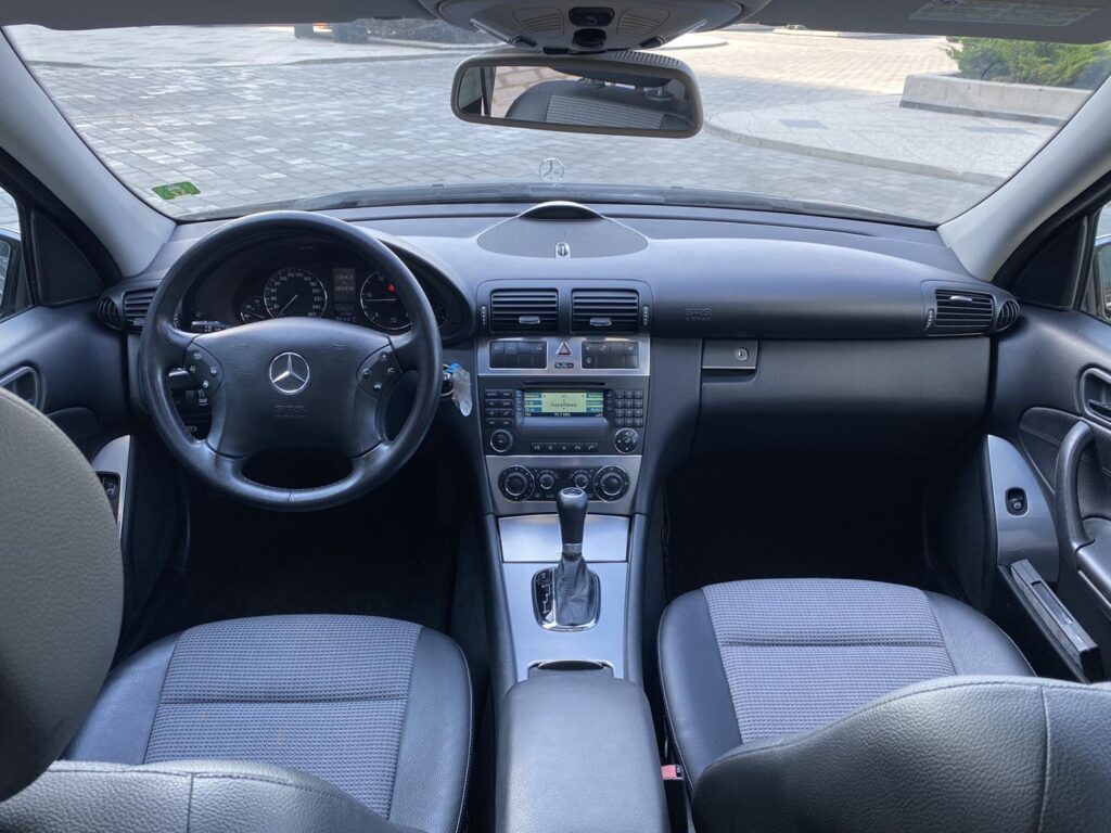 Mercedes-Benz C 220 CDi ФЕЙСЛИФТ Avantgarde Германия Сервизна История - 10