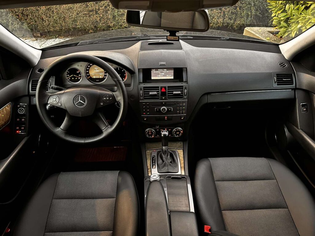 Mercedes-Benz C 220 CDi Avantgarde Сервизна История - 2