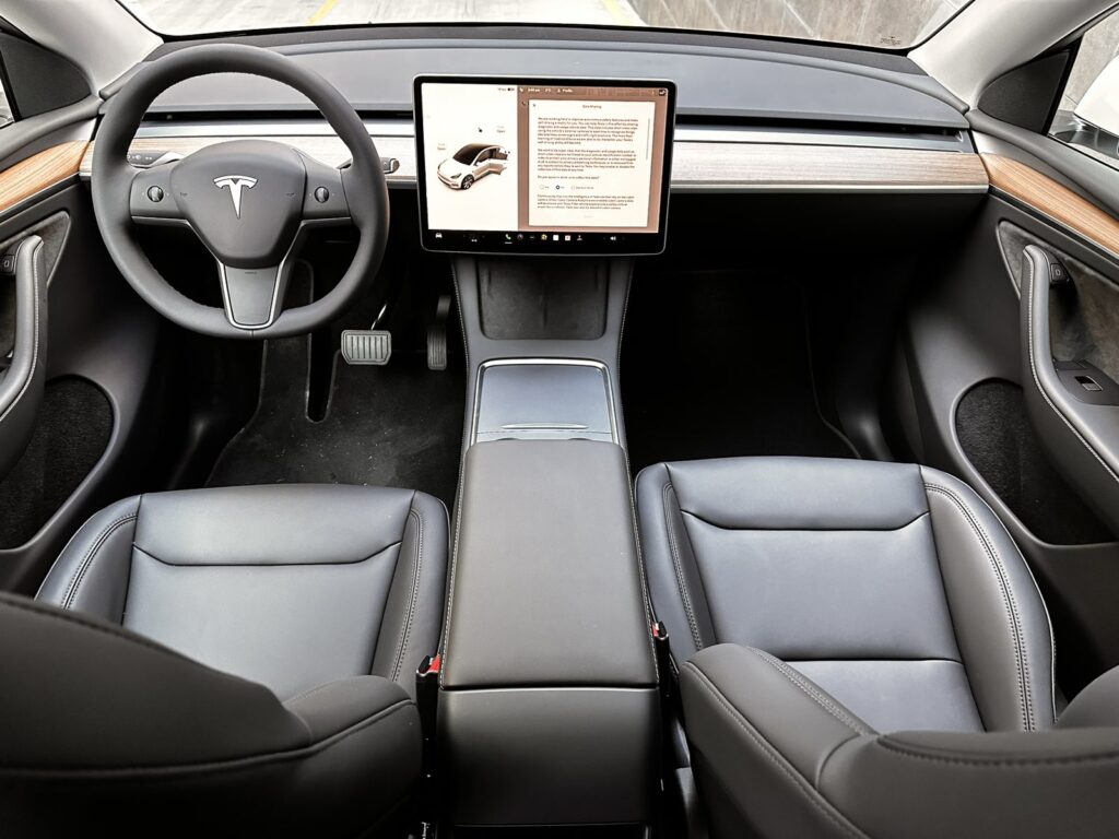 Tesla Model Y Y5LD Long Range - 1