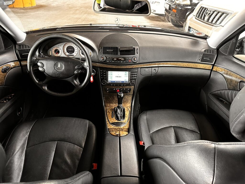 Mercedes-Benz E 320 CDI AVANTGARDE - 18
