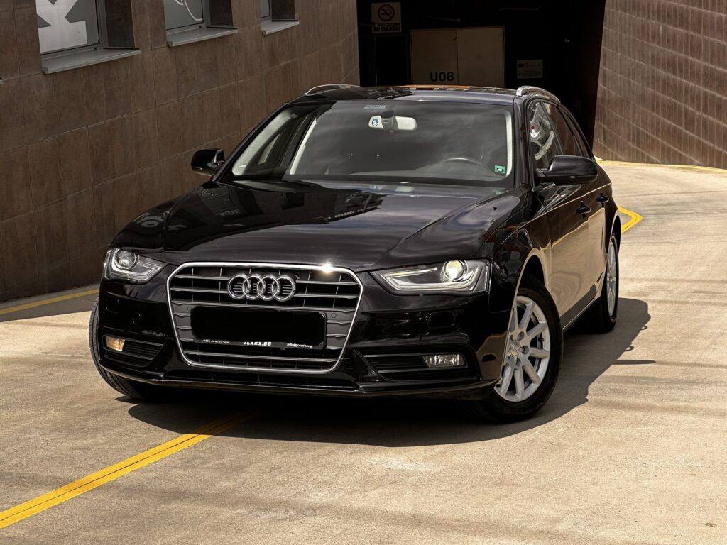 Audi A4 2.0TDI Attraction Facelift - 51