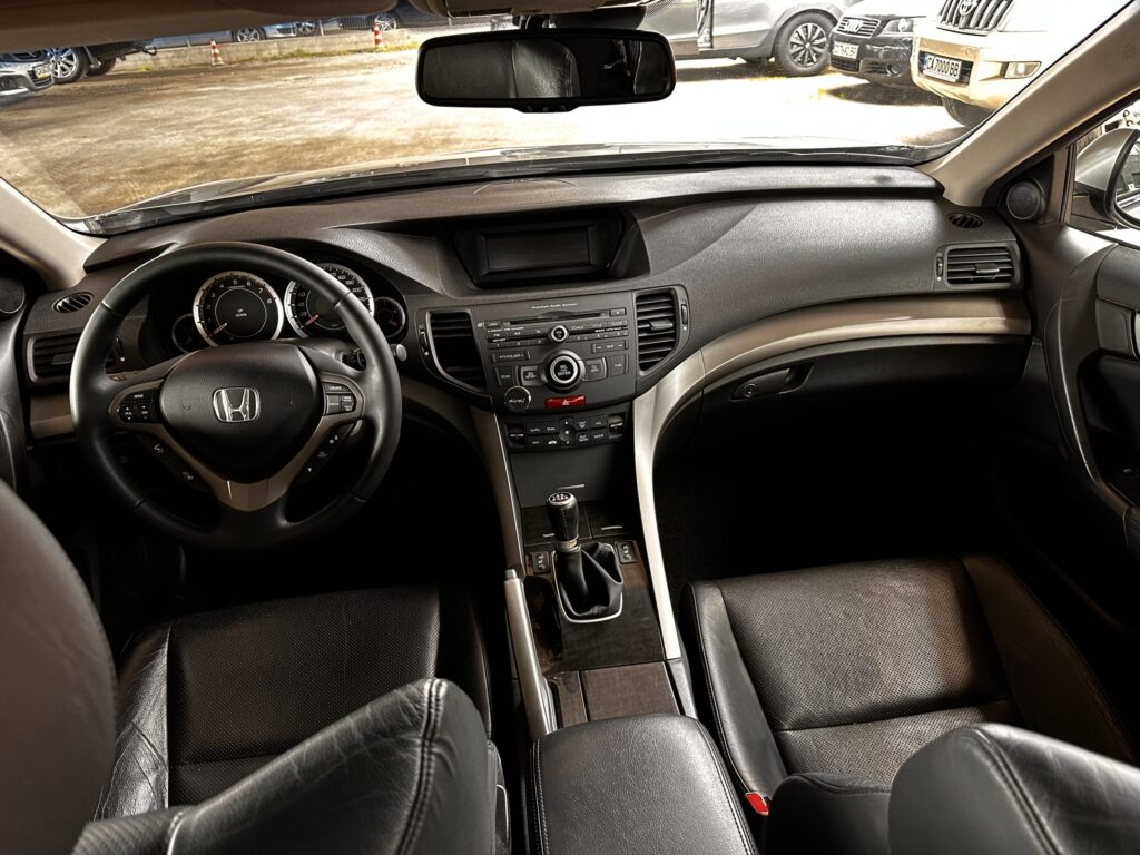 Accord 2.0 VTEC Comfort - 36
