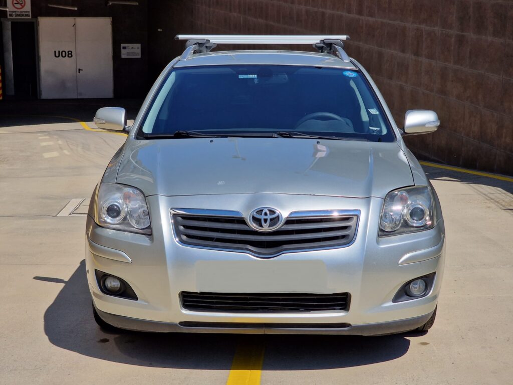 Toyota Avensis 2.2 Facelift - 19