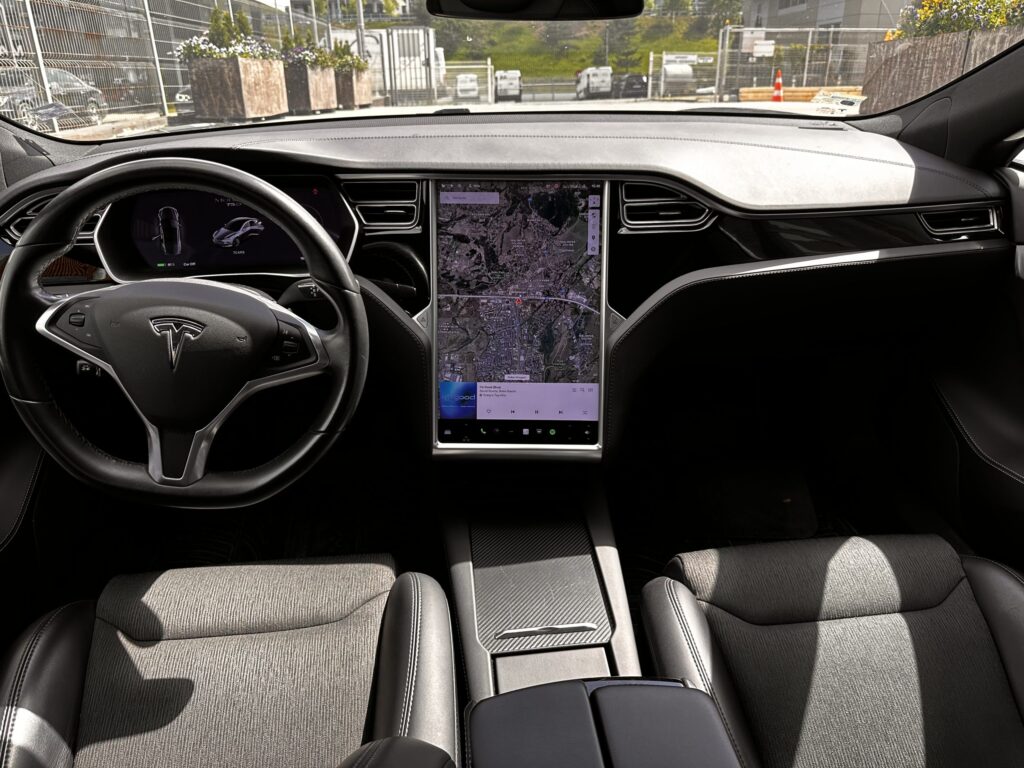 TESLA MODEL S75D - 29