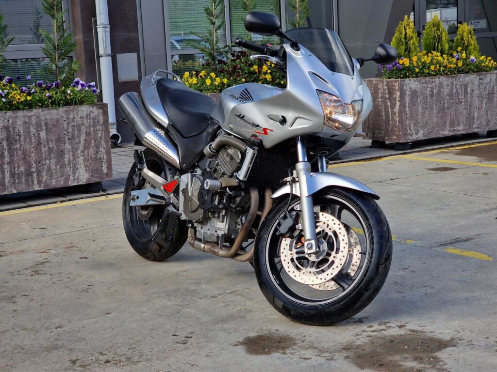 Honda Hornet S - 18