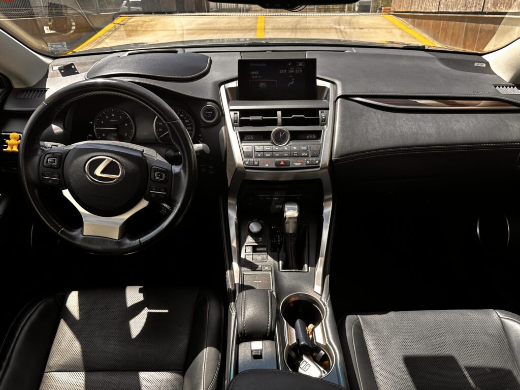 LEXUS NX 300 H - 42