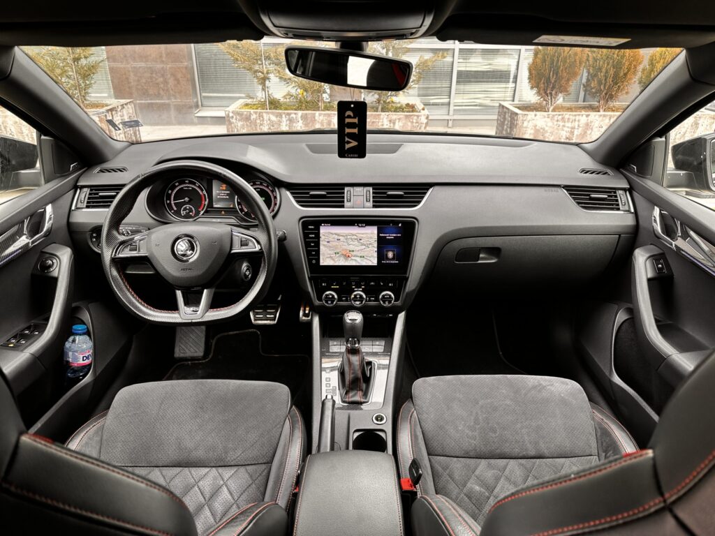 Skoda Octavia VRS 2.0 Turbo - 28