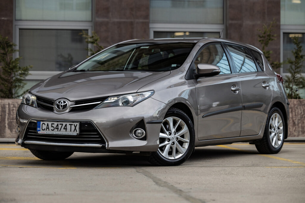 Toyota Auris 1.6 - 18