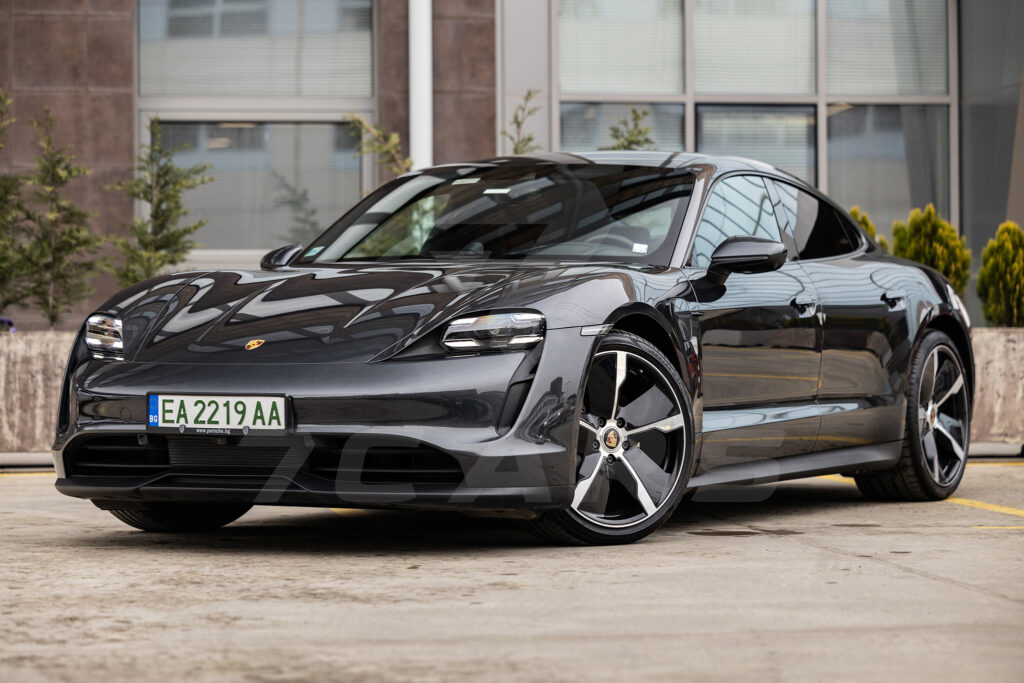 Porsche Taycan - 18