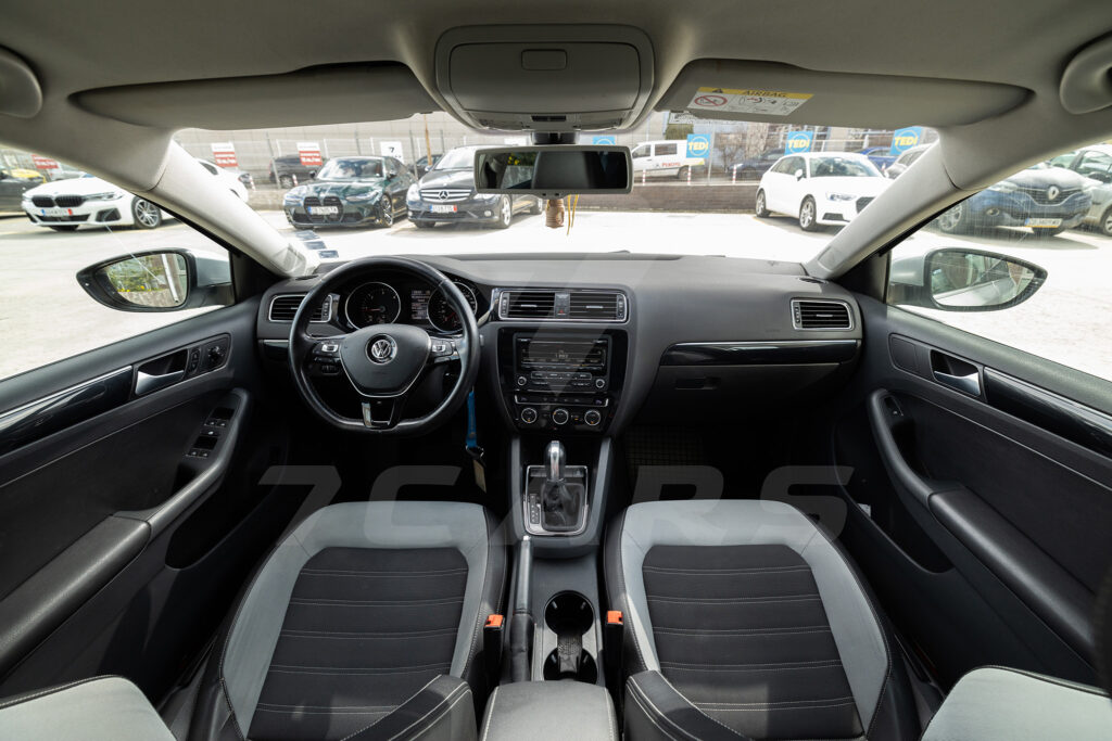 Volkswagen Jetta - 51
