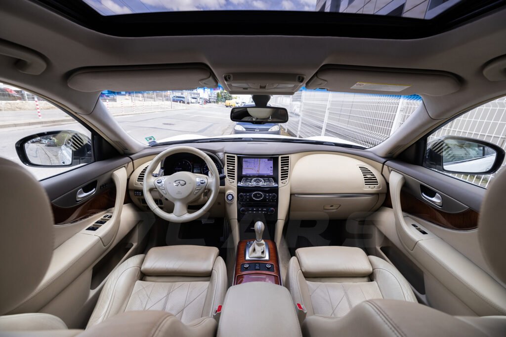 Infiniti QX70 S - 27