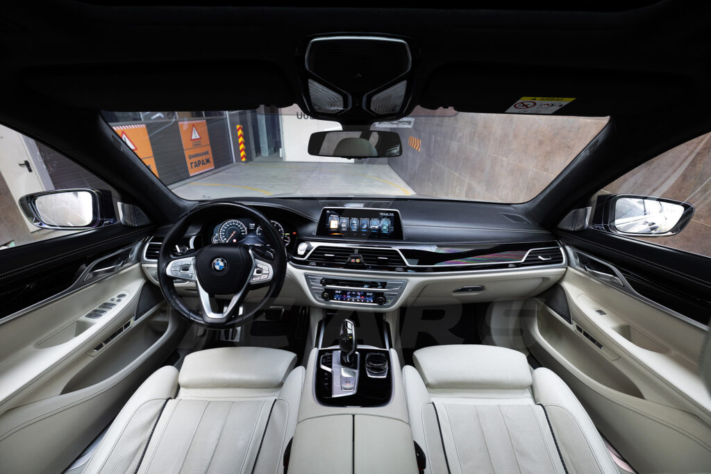 BMW 750d xDrive - 27