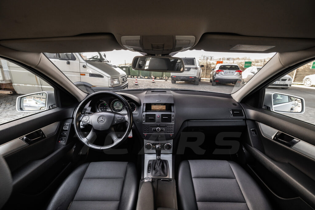 Mercedes-Benz C180 CGI T-Model - 27