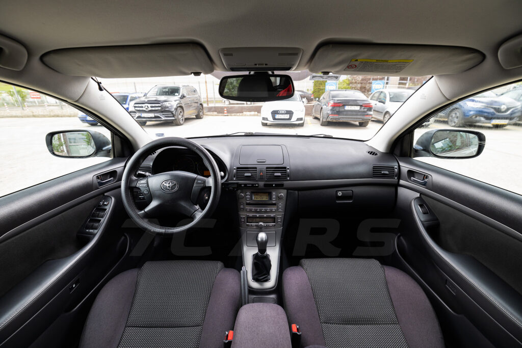 Toyota Avensis 1.8i - 27