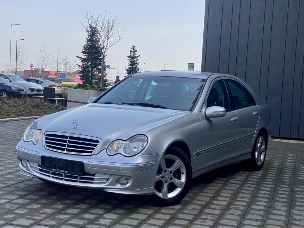 Mercedes-Benz C 220 CDi ФЕЙС-ЛИФТ Avantgarde Германия Сервизна История - 18