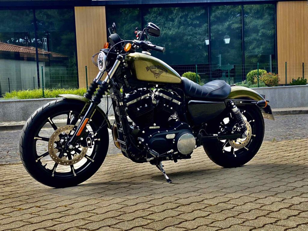 Harley-Davidson Sportster IRON 883 VANCE & HINES - 35