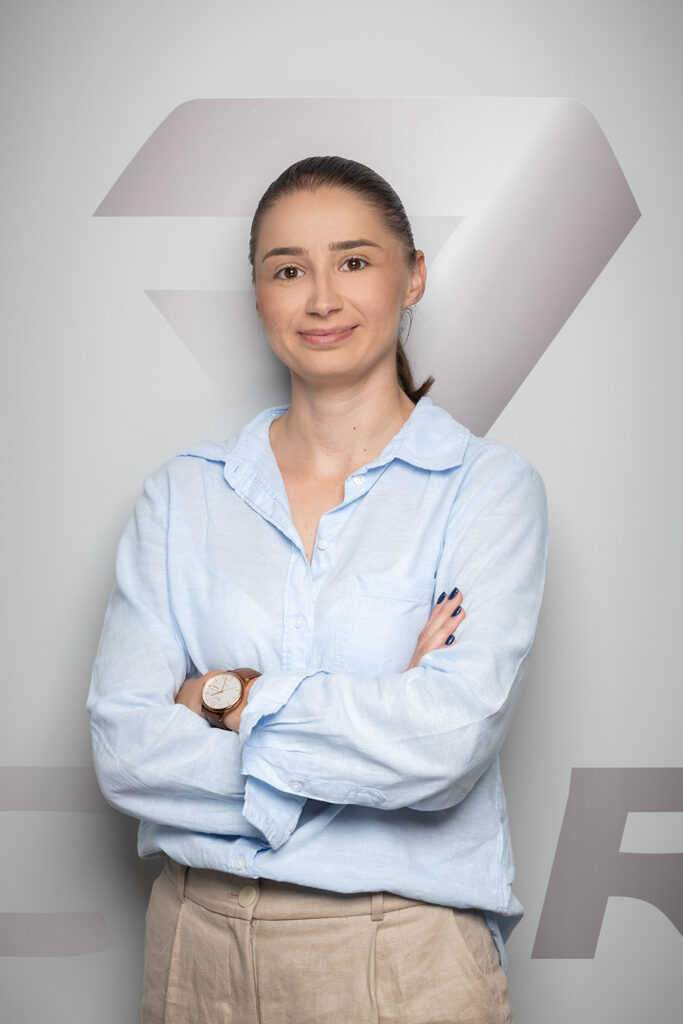 За нас