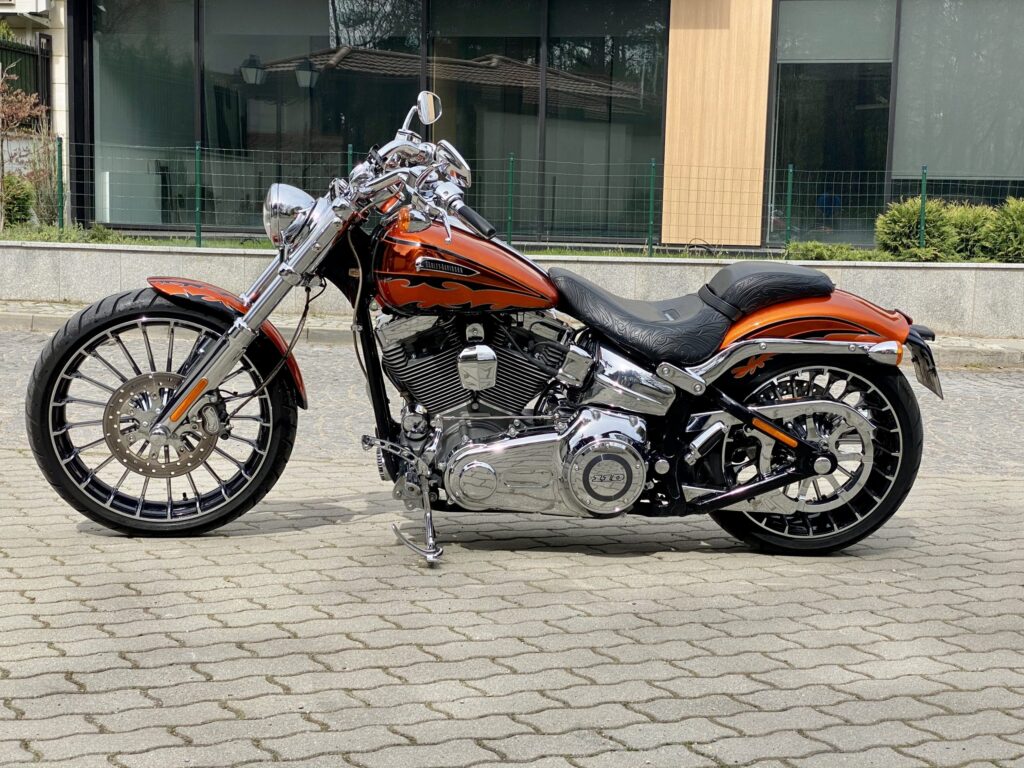 Harley-Davidson CVO BREAKOUT - 36