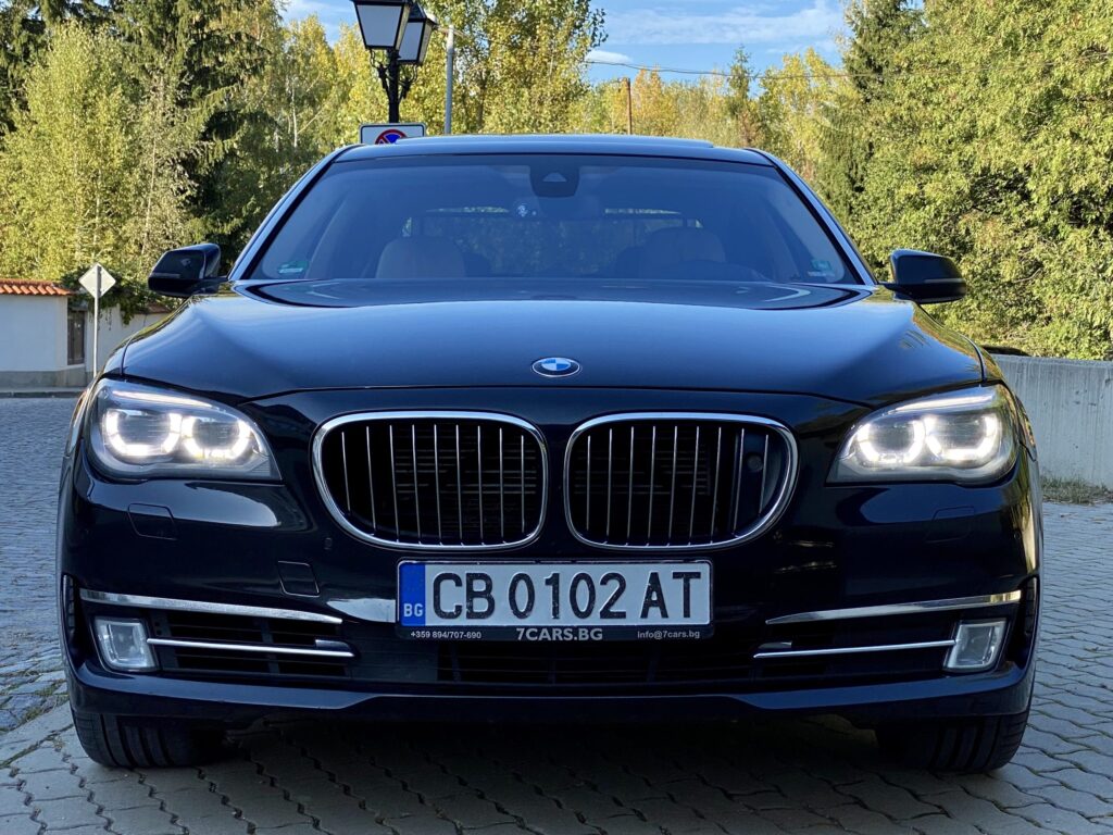 BMW 750 dL * xDrive * Дълга БАЗА * Сервизна История * НОВ ДВИГАТЕЛ - 36