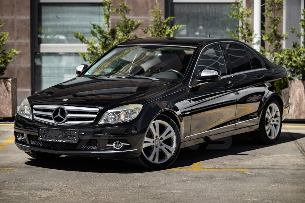 Mercedes-Benz C200 - 1