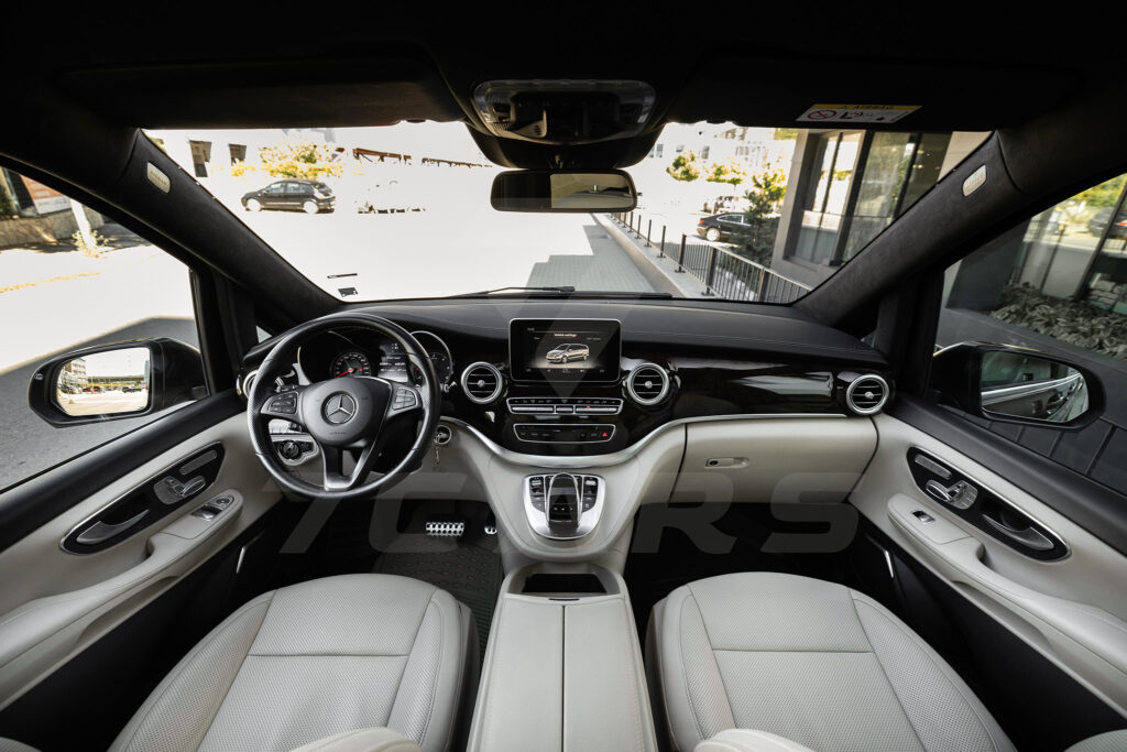 Mercedes-Benz V250 - 9