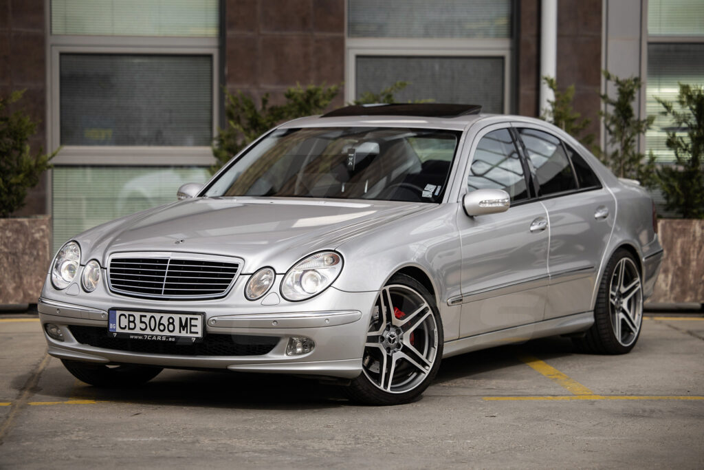 Mercedes-Benz E500 - 1