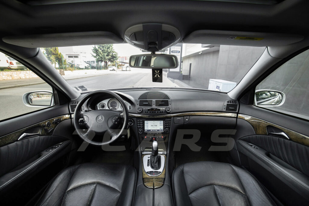 Mercedes-Benz E500 - 9