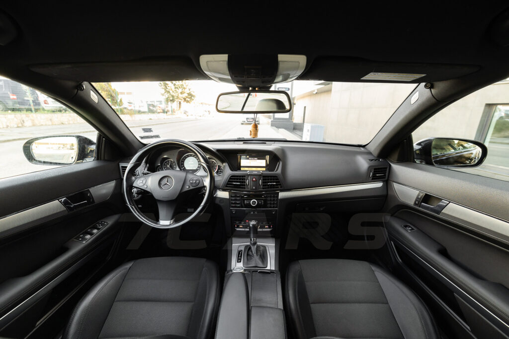 Mercedes-Benz E250 Coupe - 9