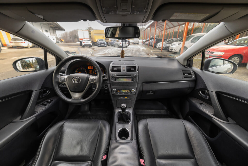 Toyota Avensis 2.2 D-4D - 9