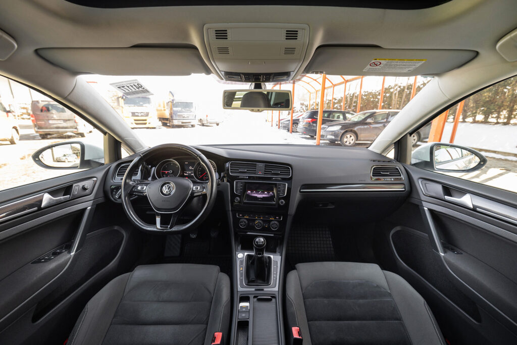 Volkswagen Golf VII 2.0 TDI Highline BlueMotion - 9