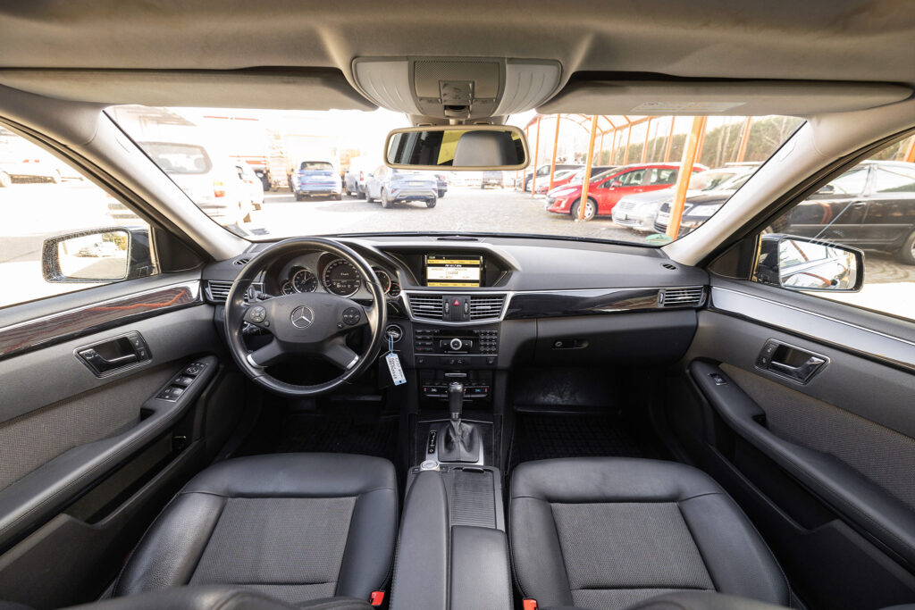 Mercedes-Benz E220 CDI - 9